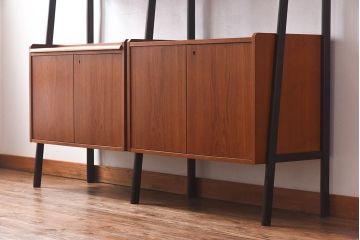 北欧家具　チーク材　引き出せる作業台が便利な飾り棚(キャビネット、シェルフ、ラック)