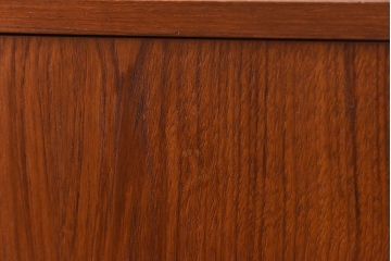 北欧家具　チーク材　引き出せる作業台が便利な飾り棚(キャビネット、シェルフ、ラック)