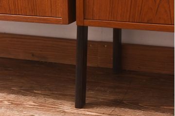 北欧家具　チーク材　引き出せる作業台が便利な飾り棚(キャビネット、シェルフ、ラック)