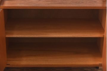 北欧家具　チーク材　引き出せる作業台が便利な飾り棚(キャビネット、シェルフ、ラック)