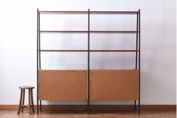 北欧家具　チーク材　引き出せる作業台が便利な飾り棚(キャビネット、シェルフ、ラック)