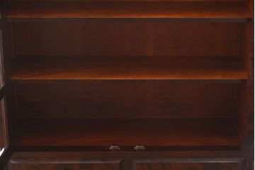 中古　美品　北海道民芸家具　落ち着いた色味のブックケース(本箱、収納棚、戸棚)(定価41万円)