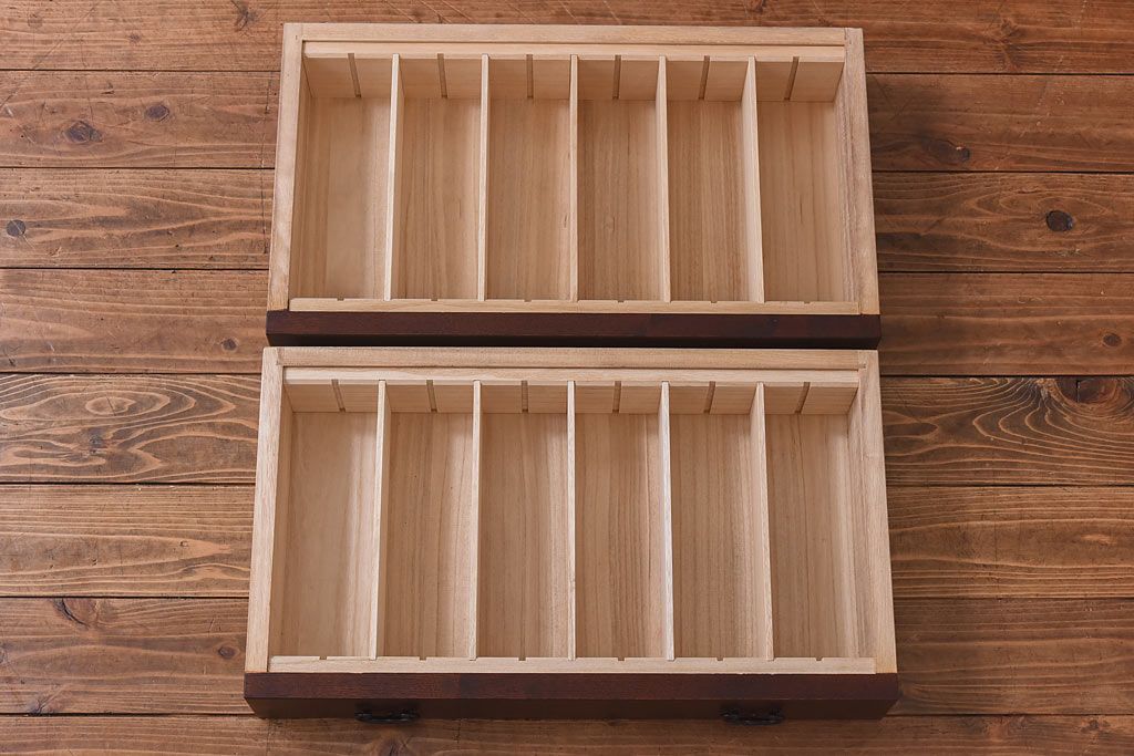 中古　民芸家具　水屋箪笥の面影を感じられる和モダンスタイルのサイドボード(収納棚、ローボード)