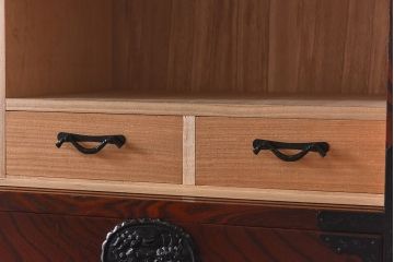 中古　駿河民芸　高級感あふれる雰囲気の重ね箪笥(衣装箪笥、引き出し)