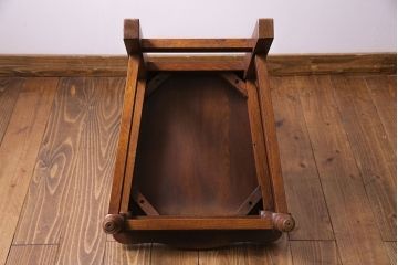 中古　透かし彫りが優し気な雰囲気のナラ材ダイニングチェア(ワークチェア、板座チェア、椅子)(1)