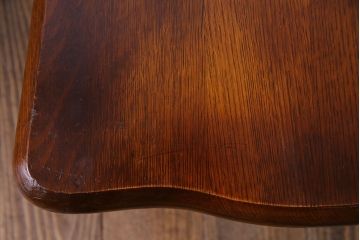 中古　透かし彫りが優し気な雰囲気のナラ材ダイニングチェア(ワークチェア、板座チェア、椅子)(2)