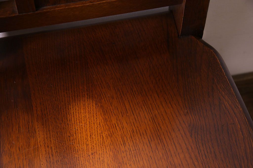 中古　透かし彫りが優し気な雰囲気のナラ材ダイニングチェア(ワークチェア、板座チェア、椅子)(2)