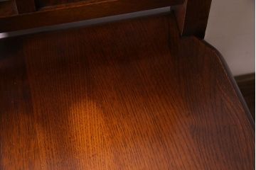 中古　透かし彫りが優し気な雰囲気のナラ材ダイニングチェア(ワークチェア、板座チェア、椅子)(2)