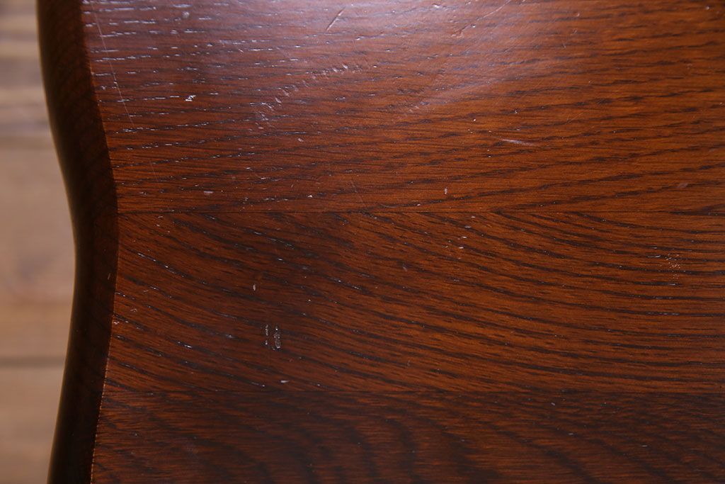 中古　透かし彫りが優し気な雰囲気のナラ材ダイニングチェア(ワークチェア、板座チェア、椅子)(2)