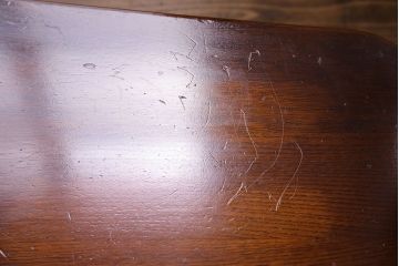 中古　透かし彫りが優し気な雰囲気のナラ材ダイニングチェア(ワークチェア、板座チェア、椅子)(2)