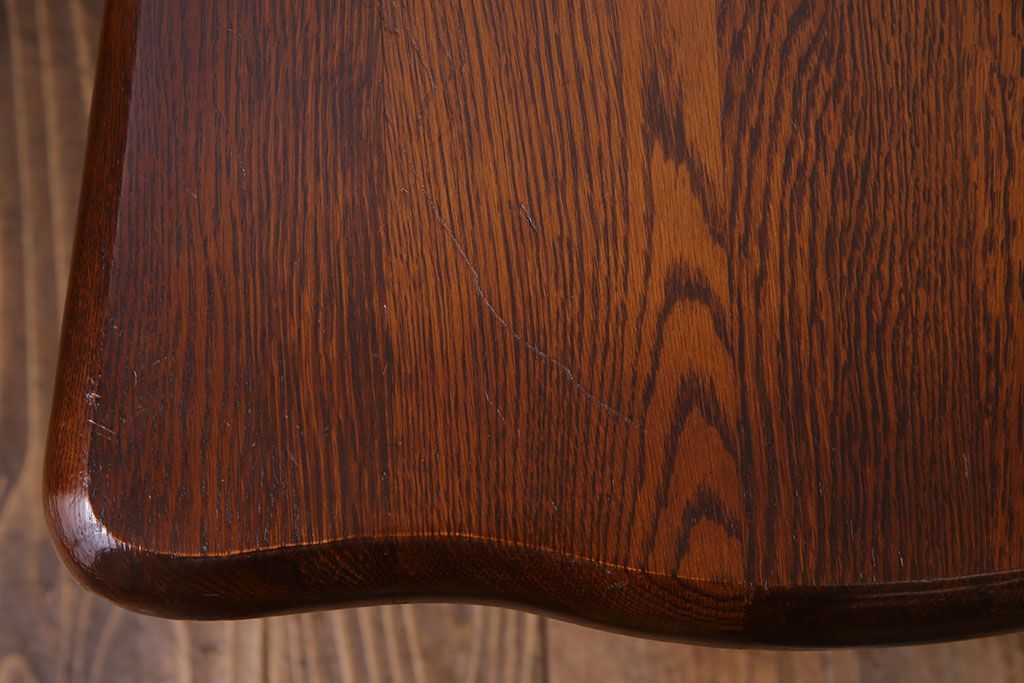 中古　透かし彫りが優し気な雰囲気のナラ材ダイニングチェア(ワークチェア、板座チェア、椅子)(3)