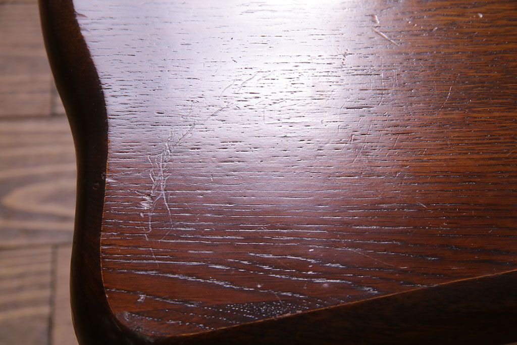 中古　透かし彫りが優し気な雰囲気のナラ材ダイニングチェア(ワークチェア、板座チェア、椅子)(3)