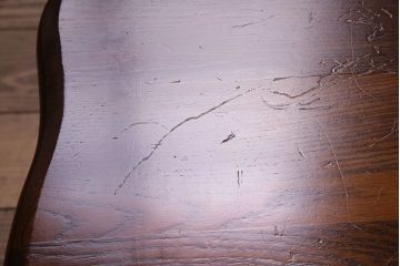 中古　透かし彫りが優し気な雰囲気のナラ材ダイニングチェア(ワークチェア、板座チェア、椅子)(3)