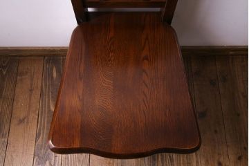中古　透かし彫りが優し気な雰囲気のナラ材ダイニングチェア(ワークチェア、板座チェア、椅子)