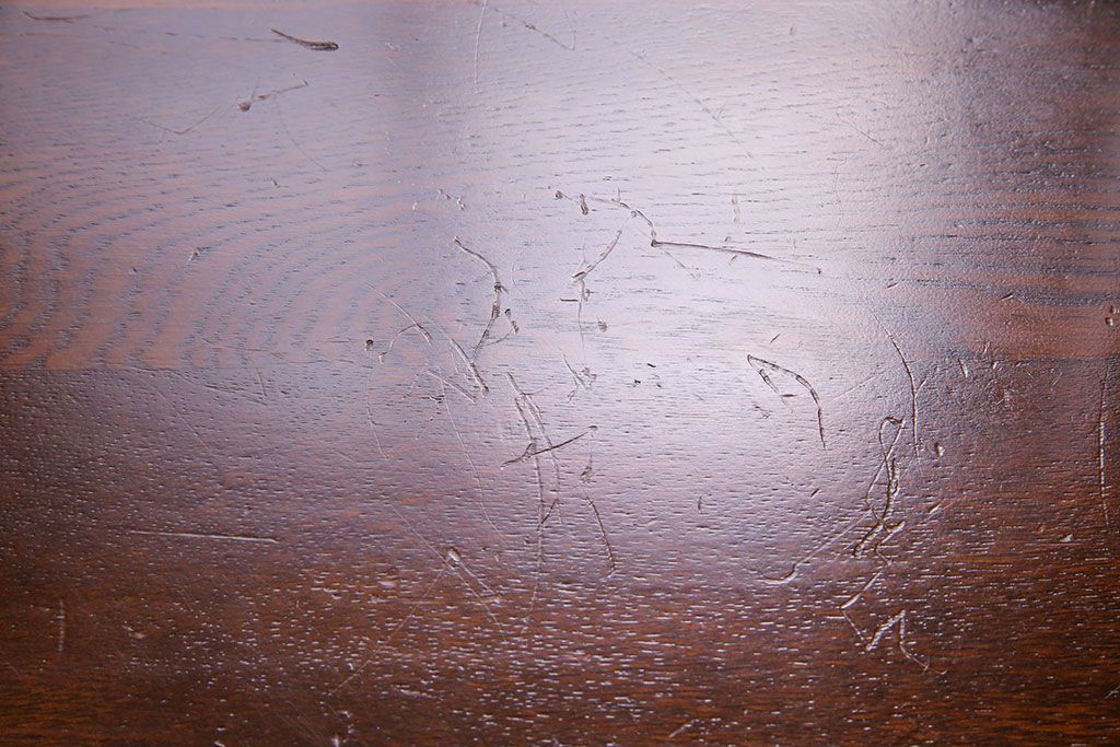 中古　透かし彫りが優し気な雰囲気のナラ材ダイニングチェア(ワークチェア、板座チェア、椅子)