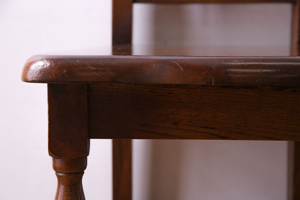 中古　透かし彫りが優し気な雰囲気のナラ材ダイニングチェア(ワークチェア、板座チェア、椅子)