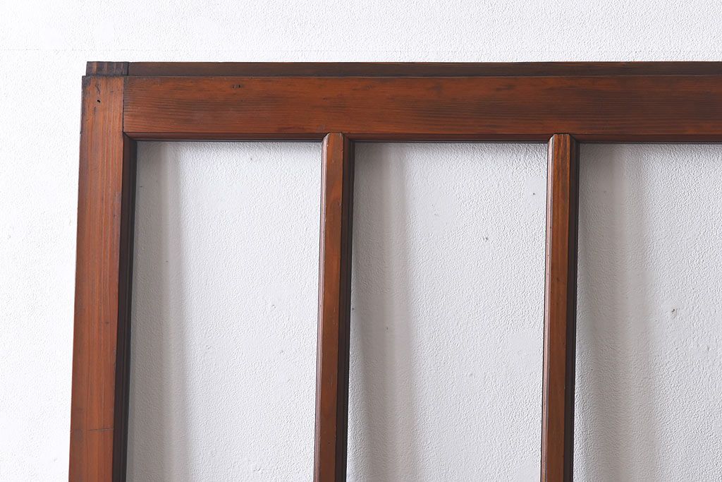 昭和レトロ　シンプルでレトロな雰囲気を漂わせるガラス戸(格子戸、引き戸)