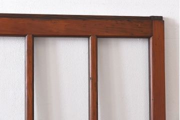 昭和レトロ　シンプルでレトロな雰囲気を漂わせるガラス戸(格子戸、引き戸)