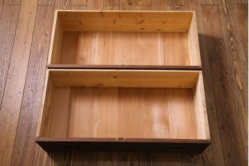 アンティーク家具　和製アンティーク　当時ものの取っ手!シンプルな脚付箪笥ローチェスト(ローボード、衣装箪笥)