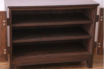 レトロ家具　昭和レトロ　前面のデザインがおしゃれなリメイクサイドボード(収納棚、リビングボード)