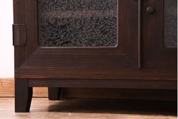 レトロ家具　昭和レトロ　前面のデザインがおしゃれなリメイクサイドボード(収納棚、リビングボード)