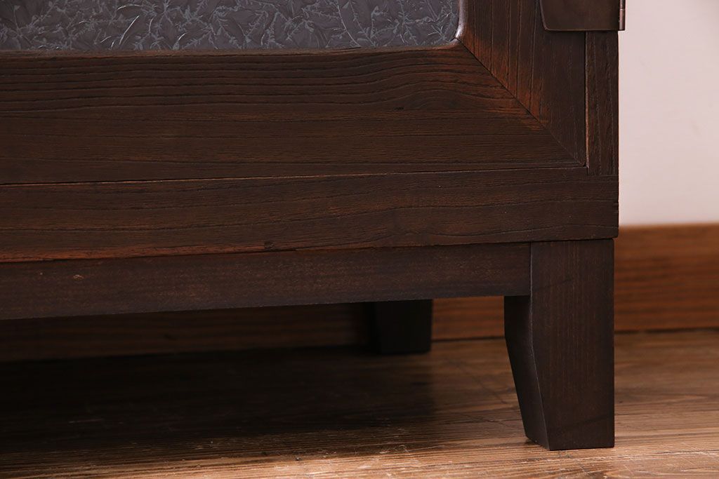 レトロ家具　昭和レトロ　前面のデザインがおしゃれなリメイクサイドボード(収納棚、リビングボード)