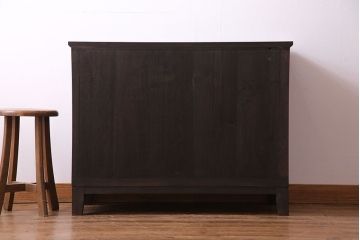 レトロ家具　昭和レトロ　前面のデザインがおしゃれなリメイクサイドボード(収納棚、リビングボード)