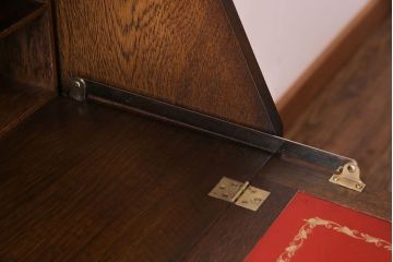 【T様ご決済用】イギリスビンテージ　レザートップの赤い台が可愛らしいライティングビューロー(簿記机、在宅ワーク、在宅用デスク)
