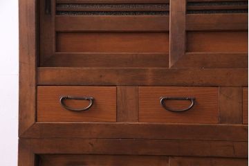 アンティーク家具　和製アンティーク　明治大正期　和の風情を感じる小振りの水屋箪笥(食器棚、収納棚、戸棚)