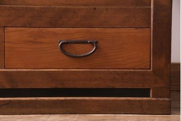 アンティーク家具　和製アンティーク　明治大正期　和の風情を感じる小振りの水屋箪笥(食器棚、収納棚、戸棚)