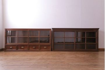 アンティーク家具　和製アンティーク　堂々とした佇まいの二段重ねガラス戸棚(収納棚、食器棚、飾り棚、ショーケース)