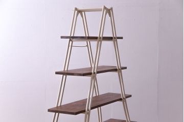ペイント家具　ディスプレイが楽しめる大振りの脚立型飾り棚(ラダーシェルフ、ディスプレイラック)