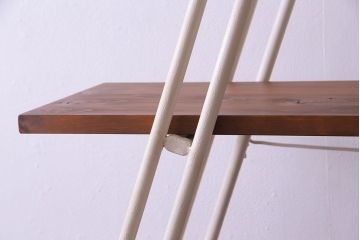 ペイント家具　ディスプレイが楽しめる大振りの脚立型飾り棚(ラダーシェルフ、ディスプレイラック)