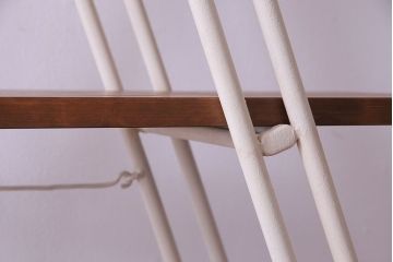 ペイント家具　ディスプレイが楽しめる大振りの脚立型飾り棚(ラダーシェルフ、ディスプレイラック)