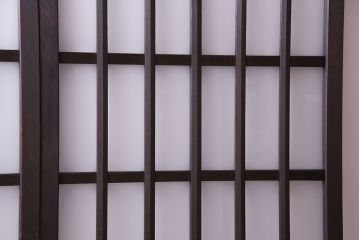 昭和中期　情緒ある独特の格子が魅力のガラス戸(格子戸、引き戸、建具)2枚セット