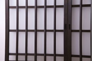 昭和中期　情緒ある独特の格子が魅力のガラス戸(格子戸、引き戸、建具)2枚セット