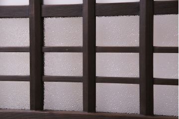 昭和中期　情緒ある独特の格子が魅力のガラス戸(格子戸、引き戸、建具)2枚セット