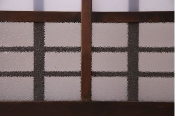 昭和中期　情緒ある独特の格子が魅力のガラス戸(格子戸、引き戸、建具)2枚セット