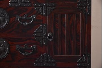 展示美品　岩谷堂箪笥　NO.630　桐文様　銀河8号　中型タンス(整理箪笥、チェスト、桐箪笥、桐たんす)