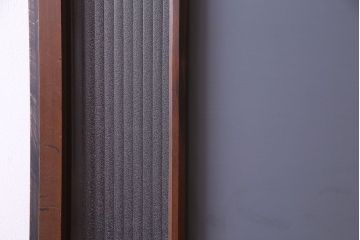 和製アンティーク　色ガラス入り!木のぬくもりを活かしたガラス戸(引き戸、建具)