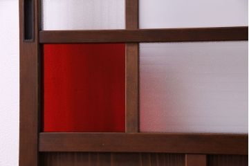 和製アンティーク　色ガラス入り!木のぬくもりを活かしたガラス戸(引き戸、建具)