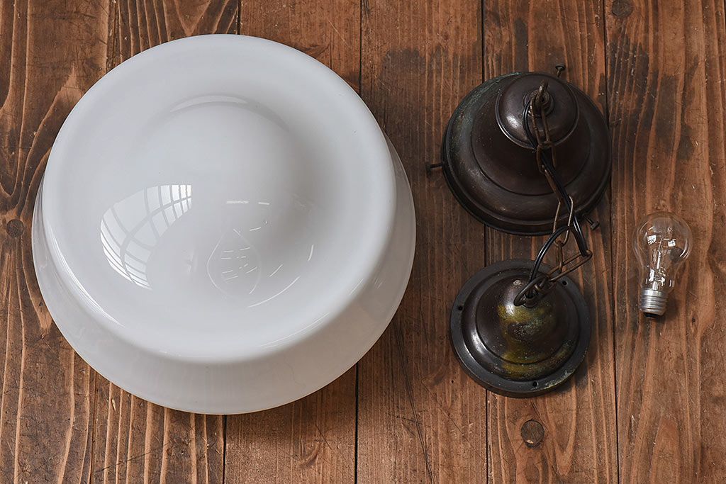 昭和レトロ ぽってりとしたフォルムが素朴な味わいのペンダントライト(天井照明、吊り下げ照明)(1)