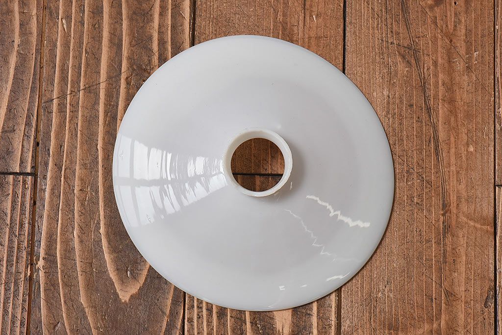 昭和レトロ　シンプルな白い笠が魅力的なシェード(電笠)(1)