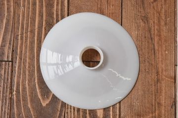 昭和レトロ　シンプルな白い笠が魅力的なシェード(電笠)(1)