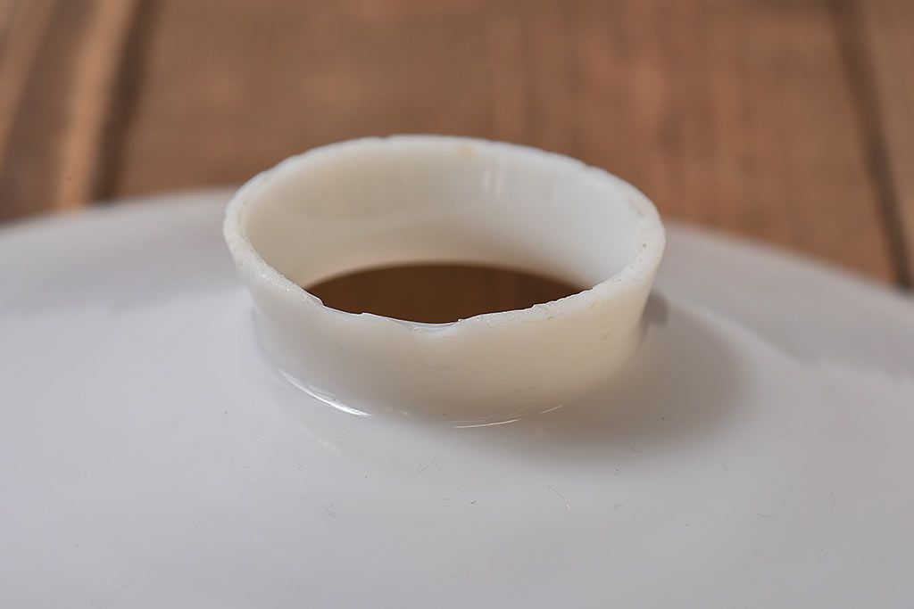 昭和レトロ　シンプルな白い笠が魅力的なシェード(電笠)(1)