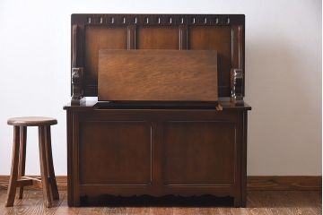 中古　イギリス家具　重厚さを感じるモンクスベンチ(サイドボード、長椅子、飾り台)