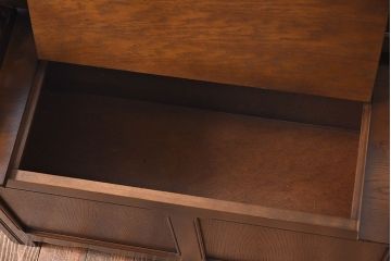 中古　イギリス家具　重厚さを感じるモンクスベンチ(サイドボード、長椅子、飾り台)