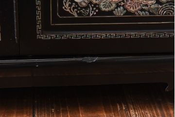 中古　ゴージャスな螺鈿ローボード(サイドボード、チェスト、飾り台)