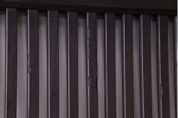 和製アンティーク　金具がアクセントのモダンな蔵戸(引き戸、建具、玄関戸)