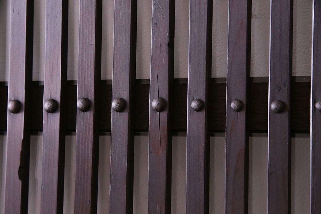 和製アンティーク　金具がアクセントのモダンな蔵戸(引き戸、建具、玄関戸)